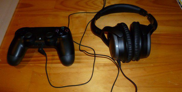 HN-900 Plugged into PS4 DS4 Controller