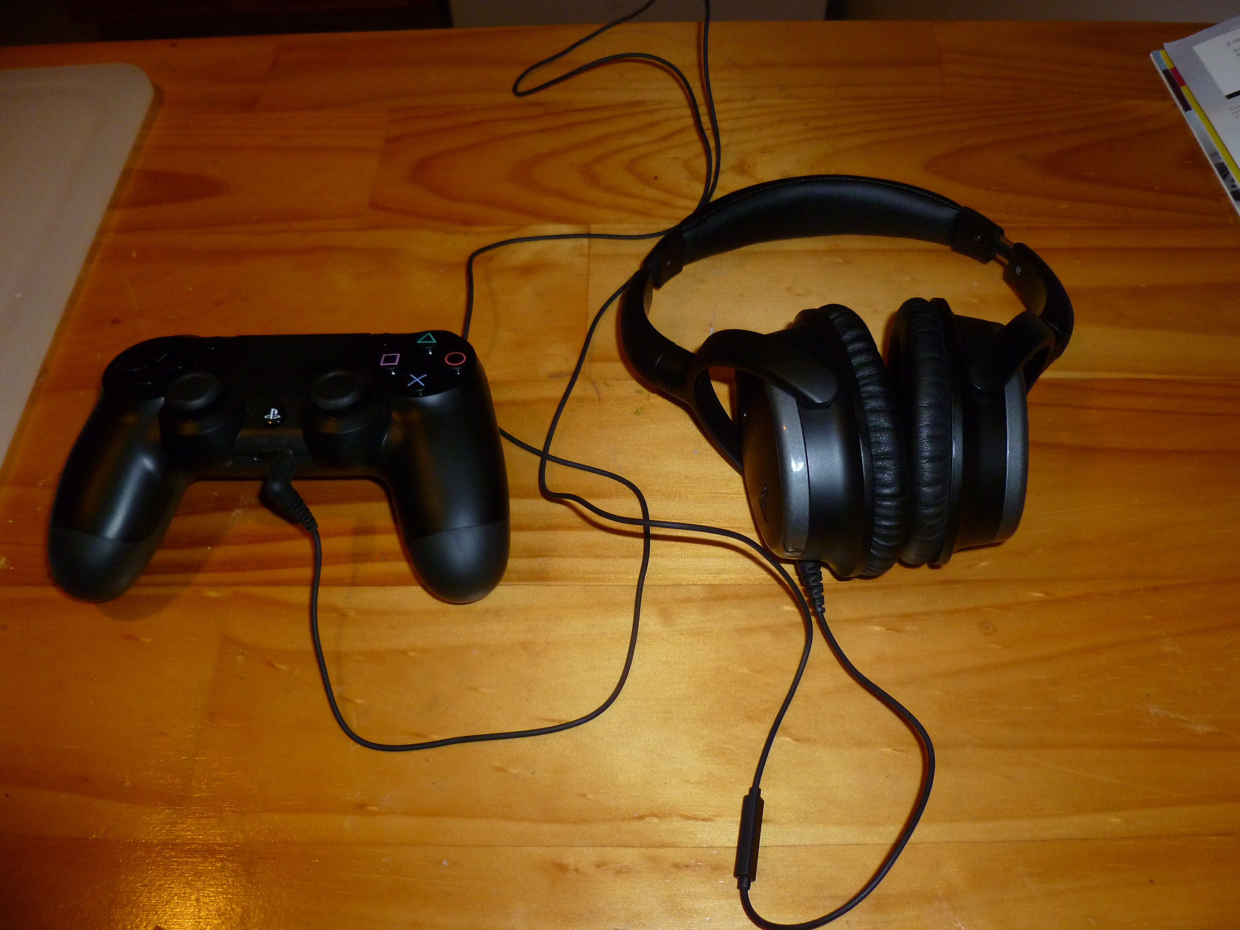 headphones into ps4